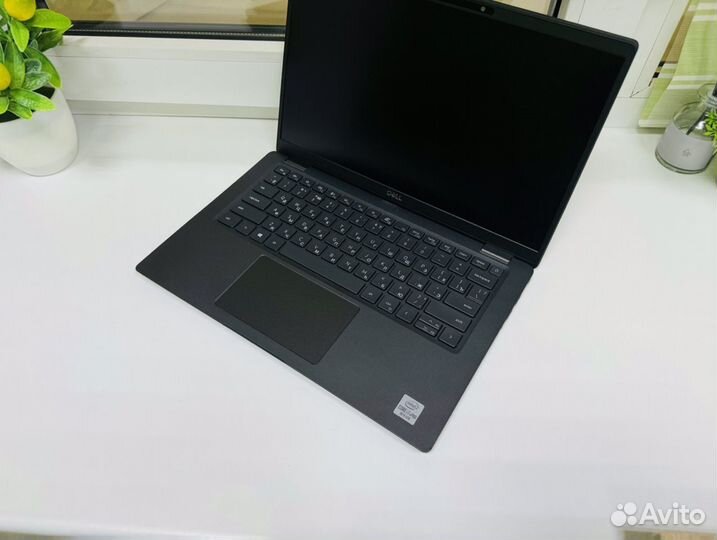 Ноутбук Dell 2022г