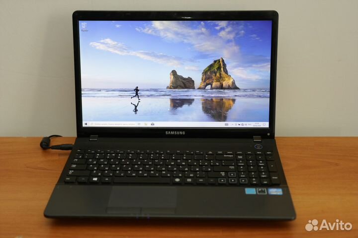 Ноутбук самсунг в очень хорошем состоянии