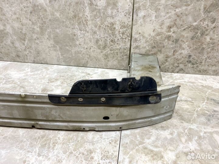 Усилитель переднего бампера Opel Astra J 2010-2017