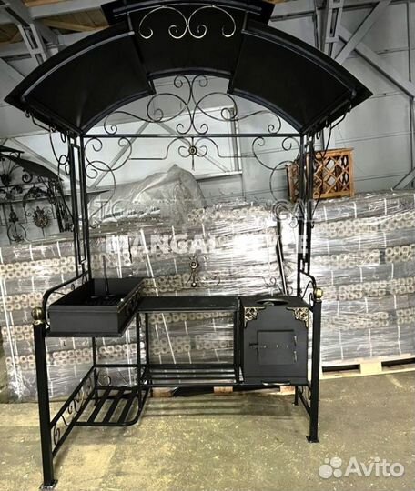 Мангал с крышей