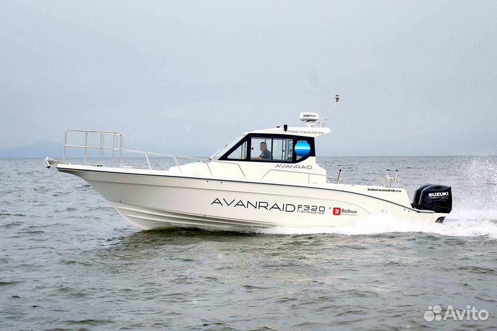 Катер Avanraid F320 Fishmaster