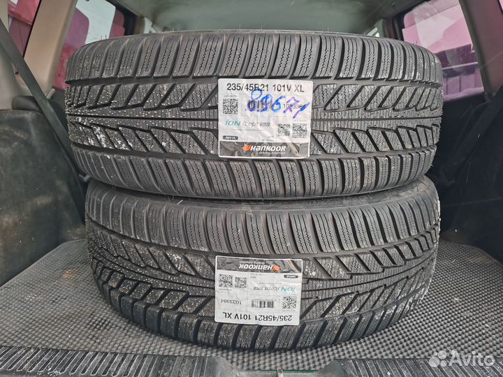 Hankook Winter iON i'cept SUV IW01A 235/45 R21 101V