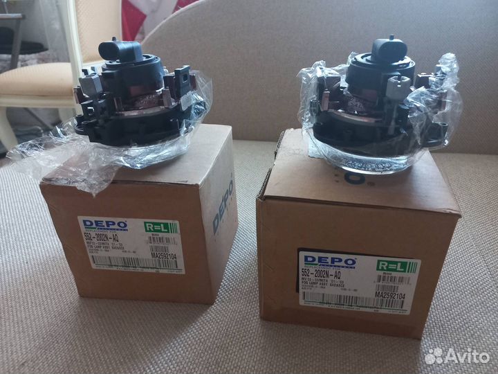 Продам противотуманные фары для Мазды MPV 2002