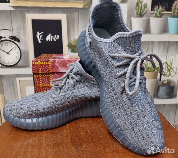 Кроссовки изики унисекс новые 37 размер