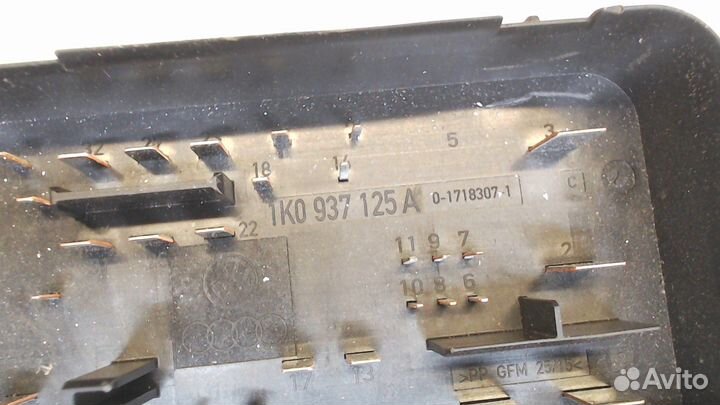 Блок предохранителей Volkswagen Jetta 5, 2006