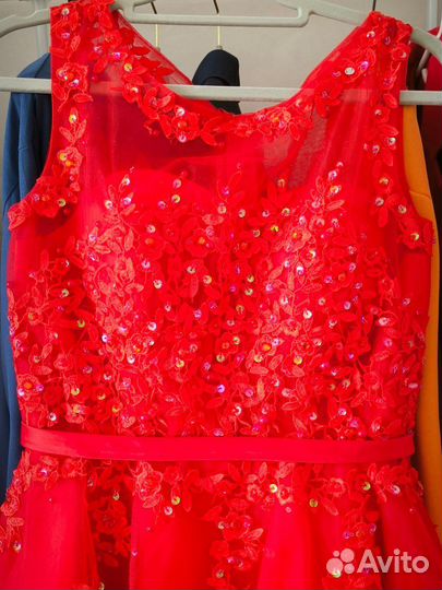 Платье женское вечернее 42-44 красное