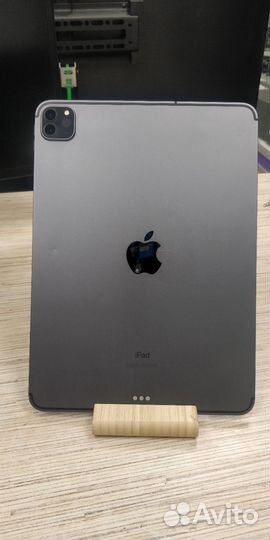 iPad pro 11 1TB