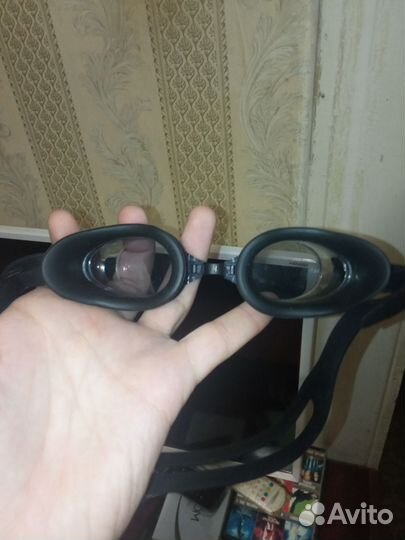 Очки и шапочка для плавания