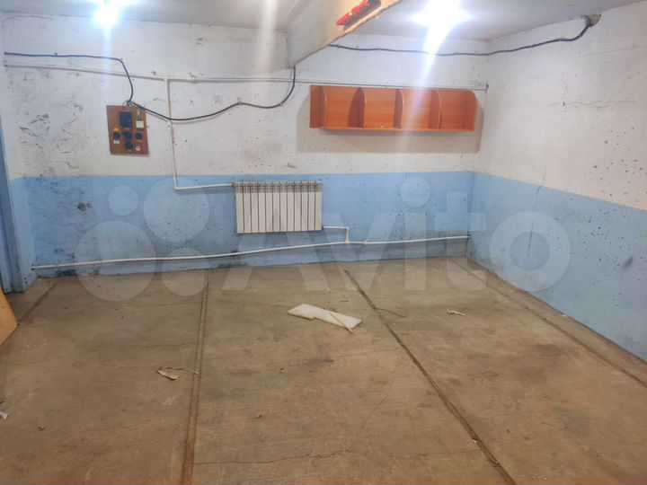Гараж, > 30 м²