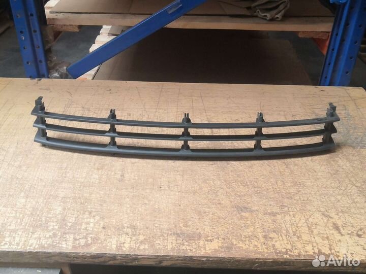Решетка бампера skoda octavia 2 централ