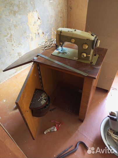 Швейная машина veritas