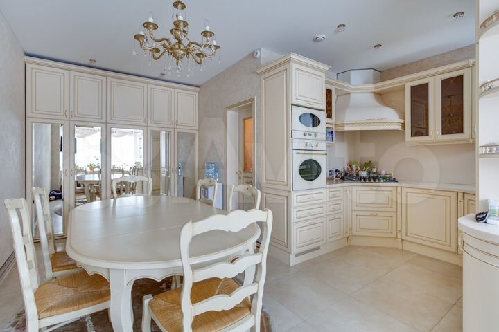 Таунхаус 300 м² на участке 4 сот.