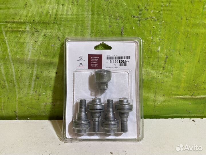 Комплект болтов-секреток Citroen-Peugeot Новые