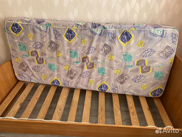 Кровать односпалка б/у