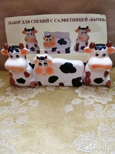 Сахарница, чайник, бокалы