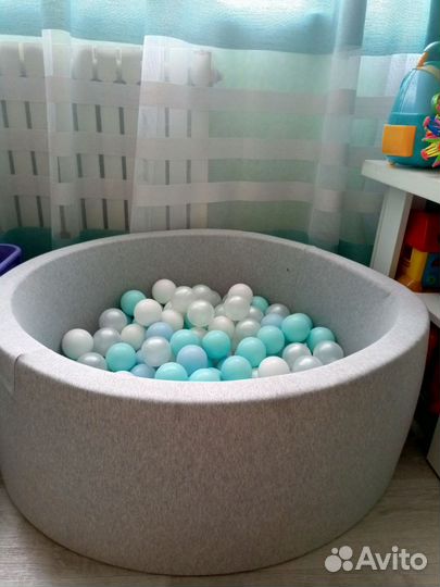 Бассейн с шариками