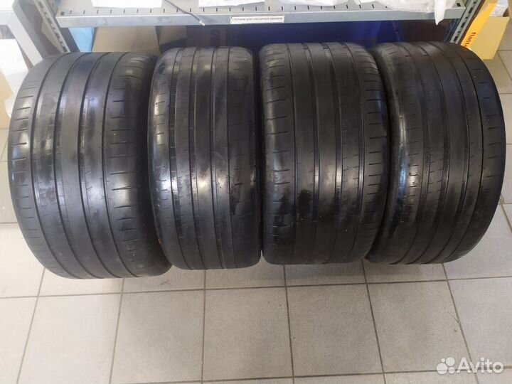 Michelin Pilot Super Sport 285/35 R21 и 325/30 R21 108Y