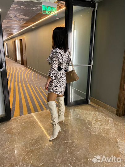 Легкое нежное платье