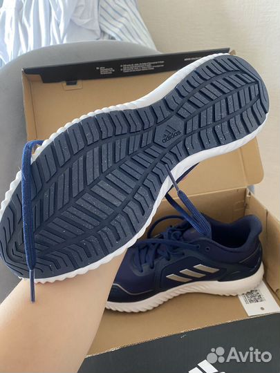 Кроссовки adidas новые