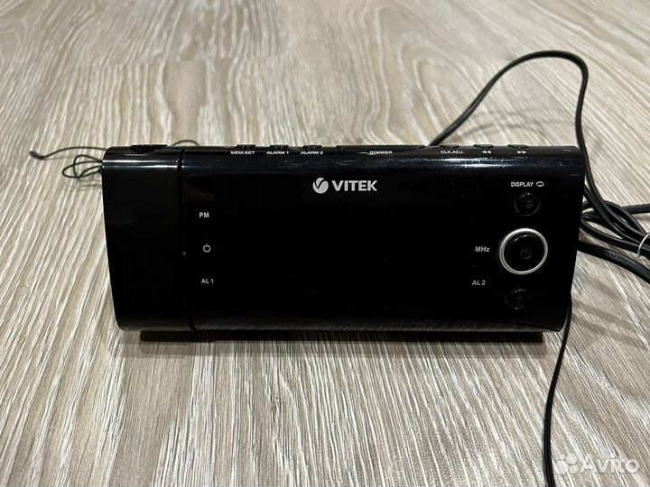 Радиочасы vitek