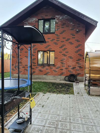 Коттедж 100 м² на участке 6 сот.