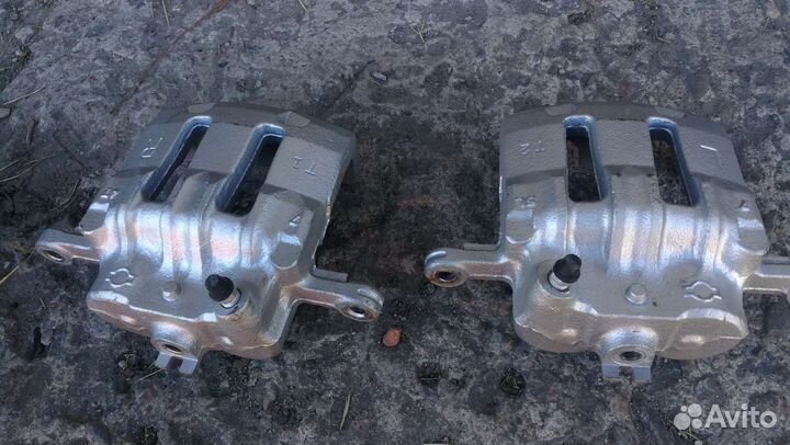 Nissan тормозные суппорта