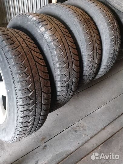 Bridgestone A001 Weather Control 215/70 R16
