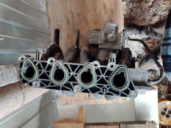 Впускной коллектор sandero 2 logan 2 1.6