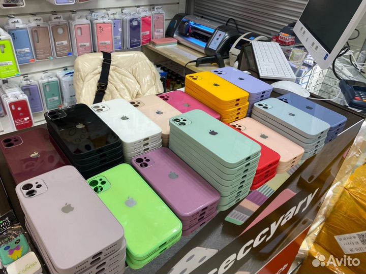 Чехлы стеклянные на iPhone с прямыми гранями