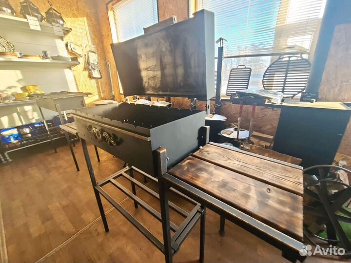 Мангал с крышкой