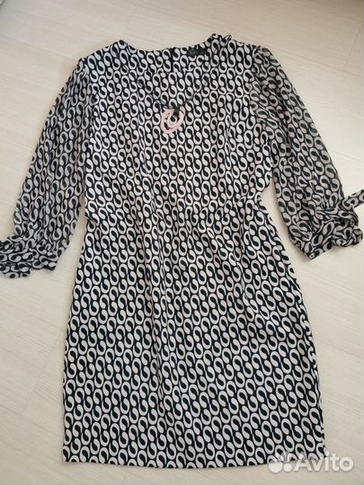 Вечернее платье 46 размера с рукавом