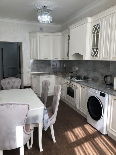 2-к. квартира, 63 м², 3/10 эт.