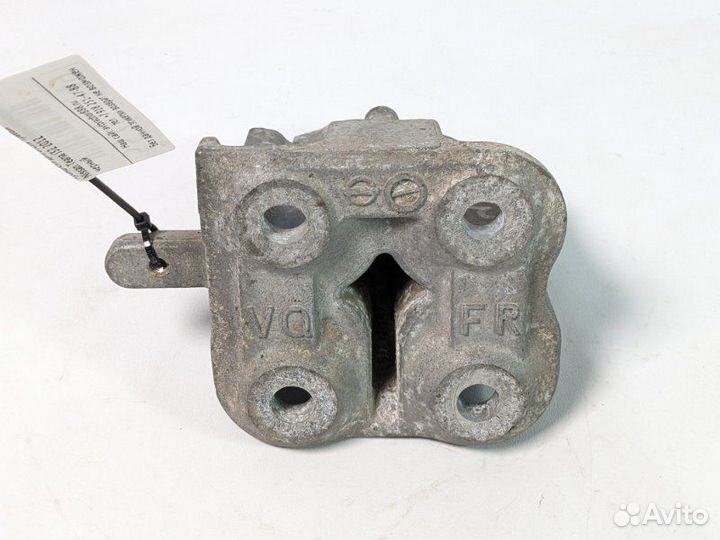 Кронштейн опоры двигателя правый Nissan Teana J32