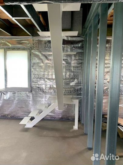 Г-образная лестница с поворотом