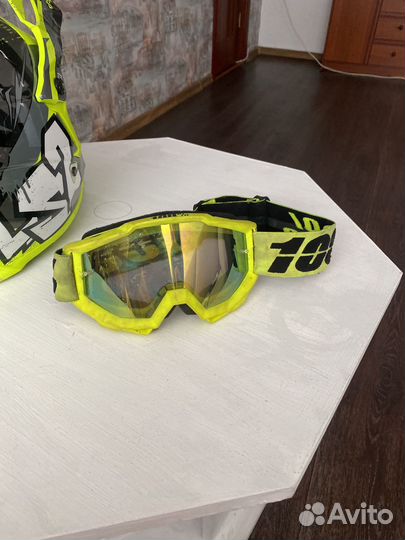 Мото шлем с очками и с перчатками