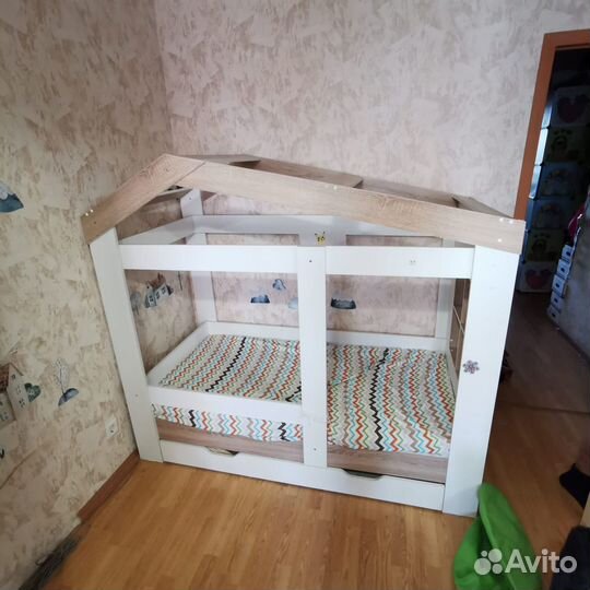 Кровать домик и матрас