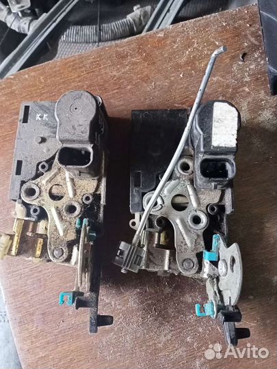 Замок двери передний задний Шевроле Лачетти