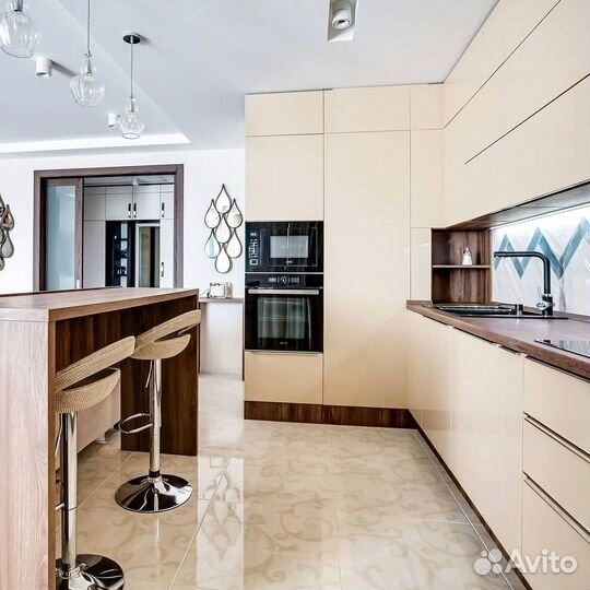 Кухня в потолок на заказ