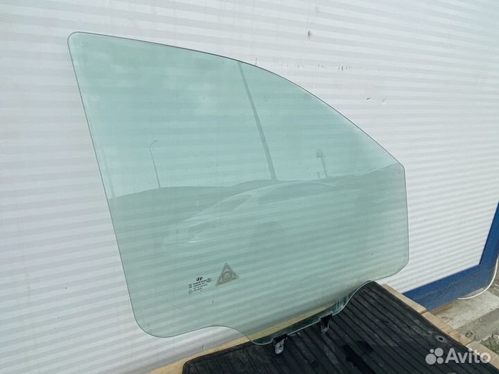 Стекло передней правой двери Hyundai grand starex