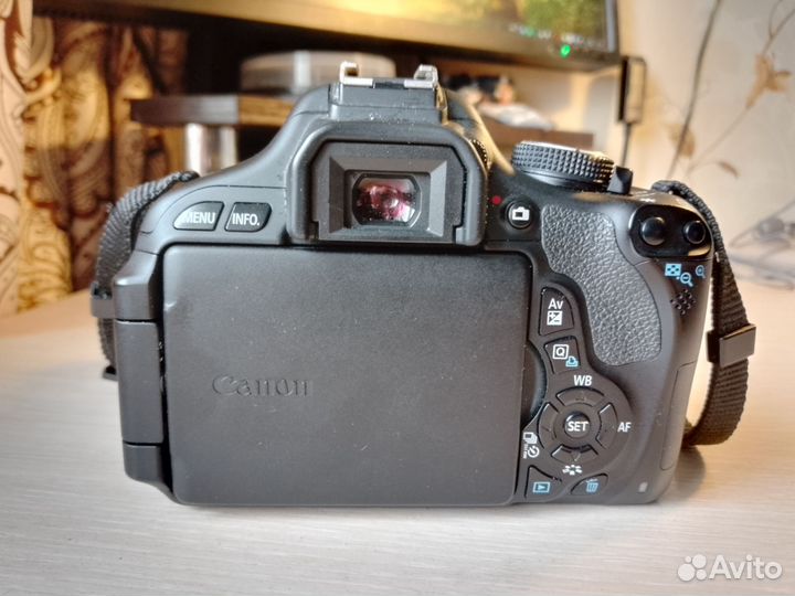 Кенон 600 D с объективом Сигма 50 мм 1.4