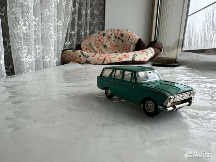 Модель автомобиля москвич 427 СССР