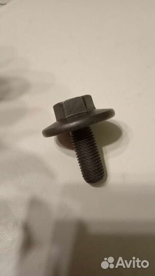 Продаю болт шкива коленвала форд, вольво