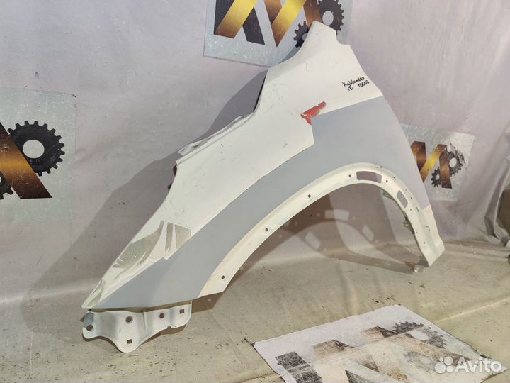 Toyota Highlander 13- Крыло левое переднее Бу
