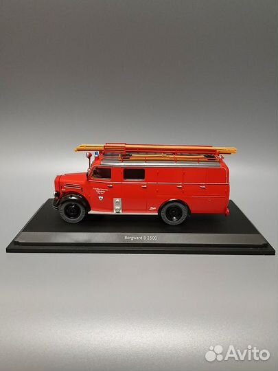 Borgward B 2500 1:43 (Schuco)