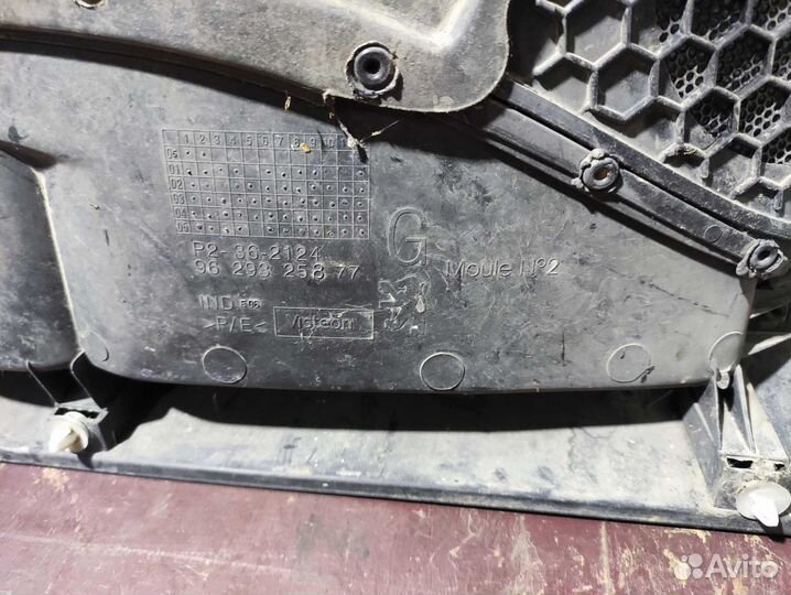 Обшивка двери передней левой Peugeot 206