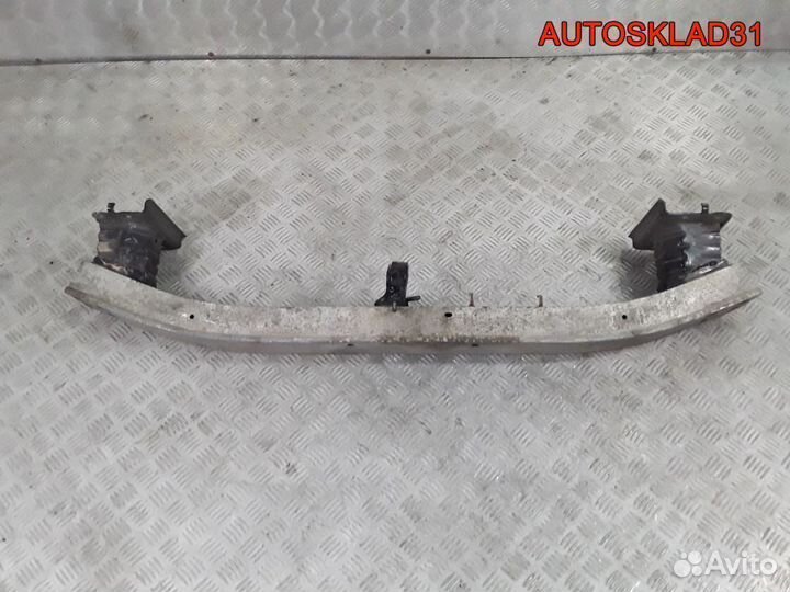 Усилитель переднего бампера Toyota Corolla Verso