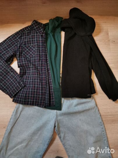 Пакет фирменной женской одежды