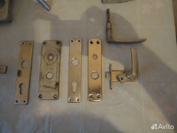 Замки,ручки,накладки для замков в ассортименте