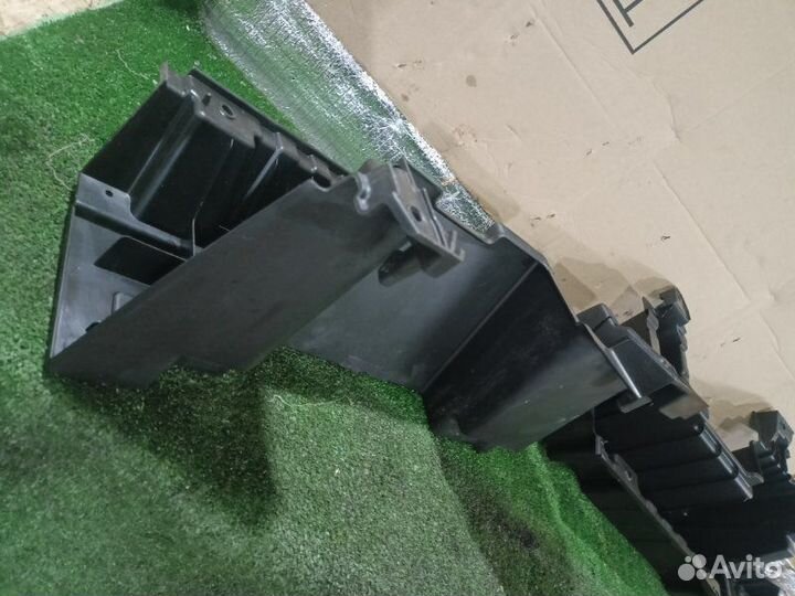 Абсорбер багажника Toyota Highlander 3.5 2GR-FE