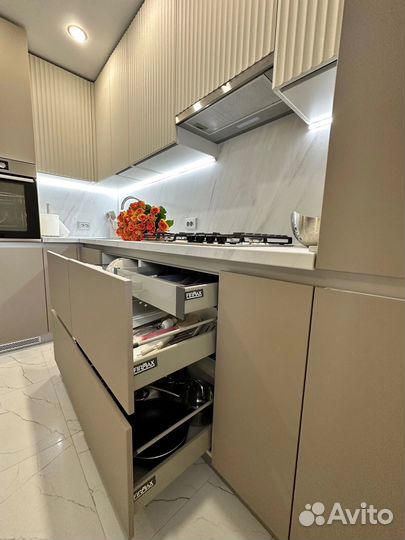 П образная кухня на заказ. Фабрика